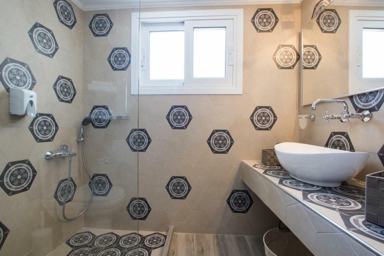 Optasia Apartment Карпатос Екстериор снимка