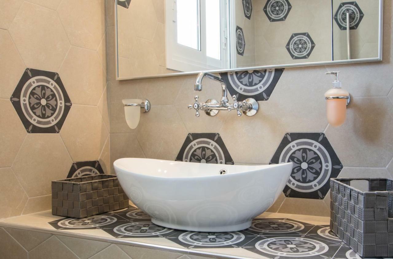 Optasia Apartment Карпатос Екстериор снимка